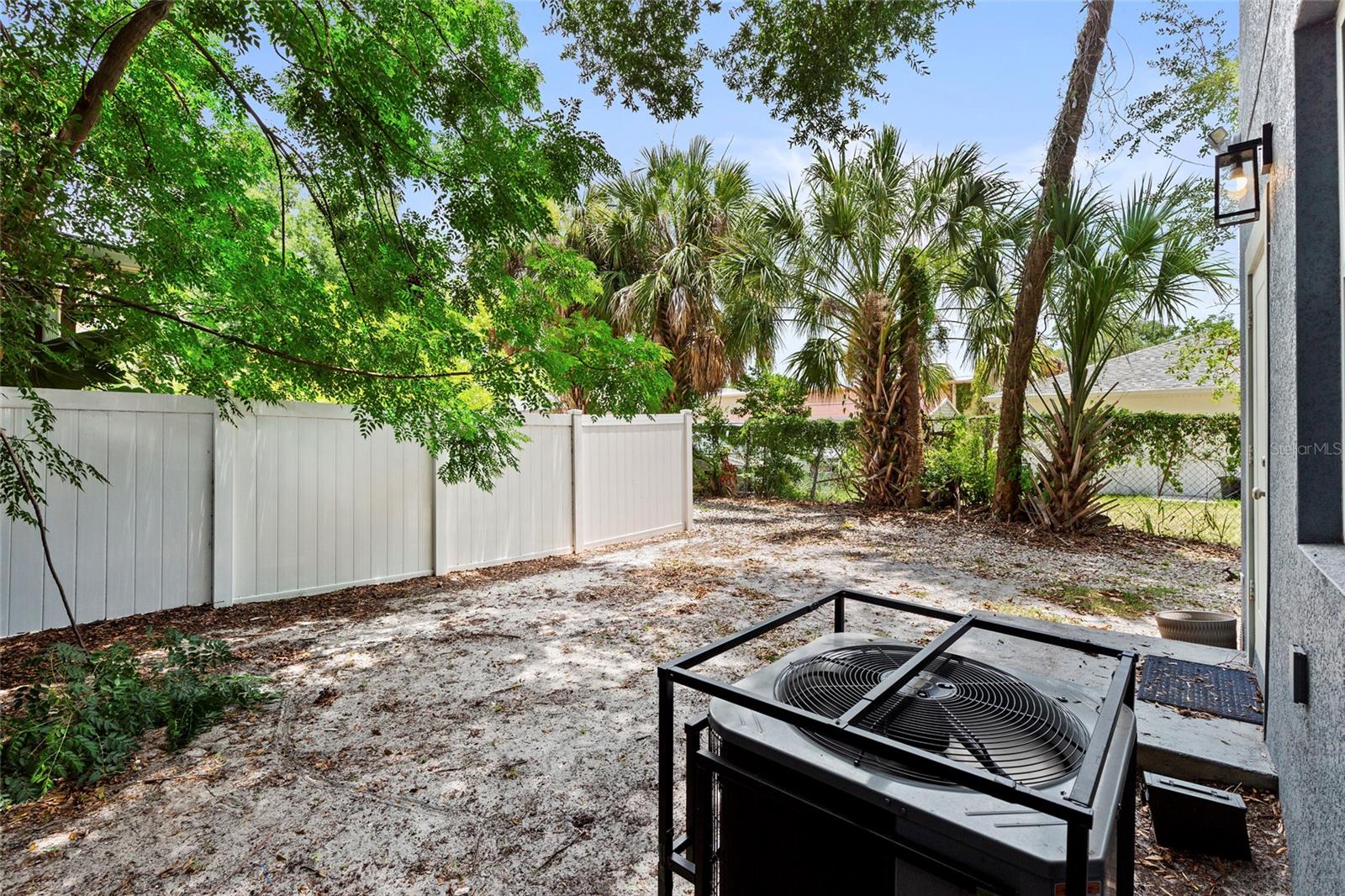BANZA BANZA - Residential Lease
