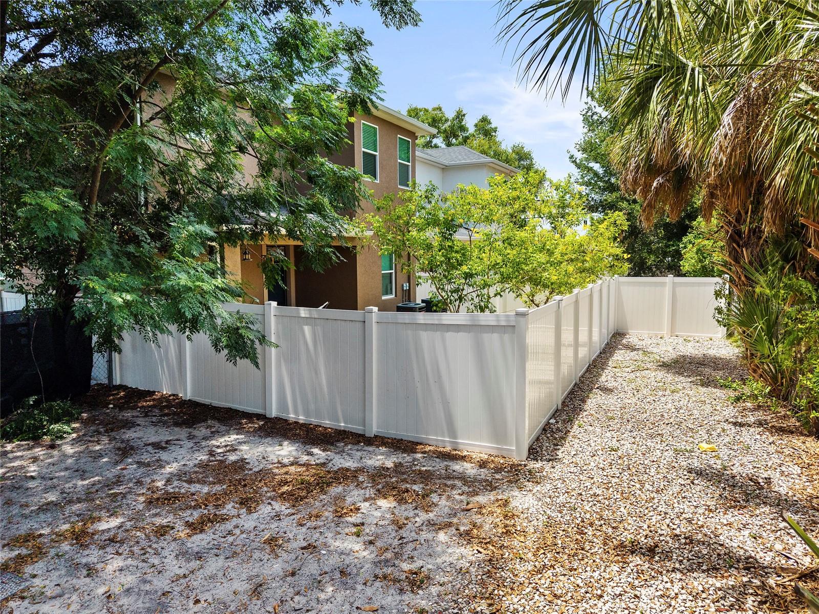 BANZA BANZA - Residential Lease
