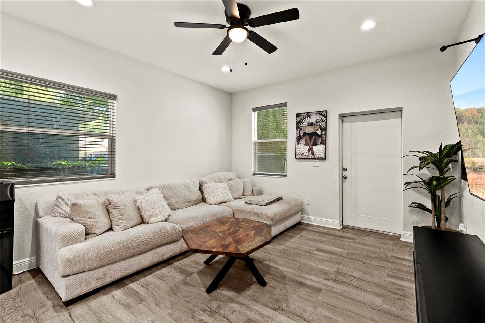 BANZA BANZA - Residential Lease
