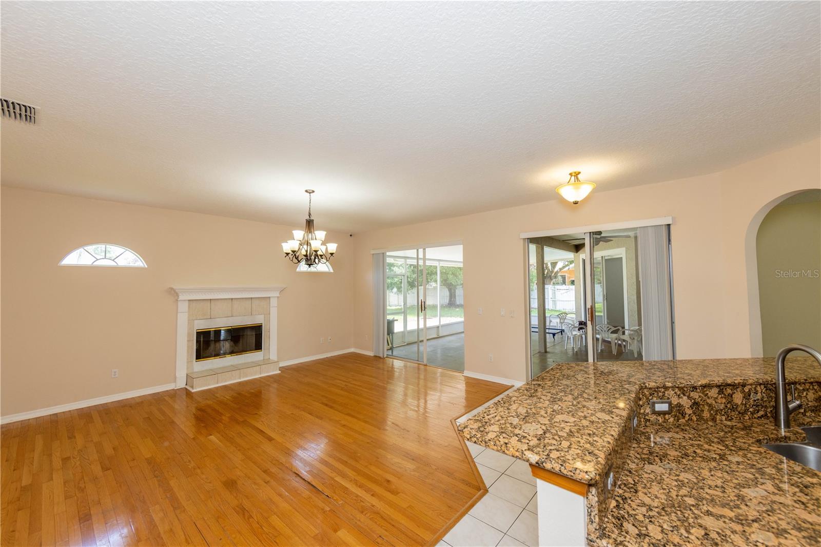 UNIVERSITY ESTATES - Residential
