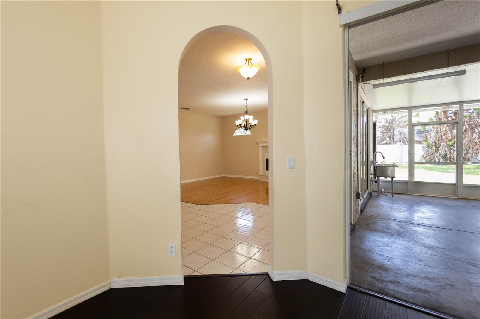 UNIVERSITY ESTATES - Residential