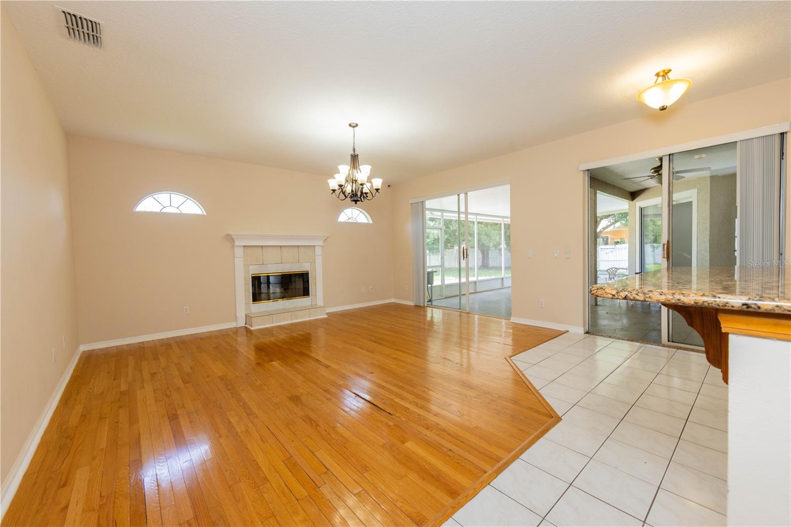 UNIVERSITY ESTATES - Residential