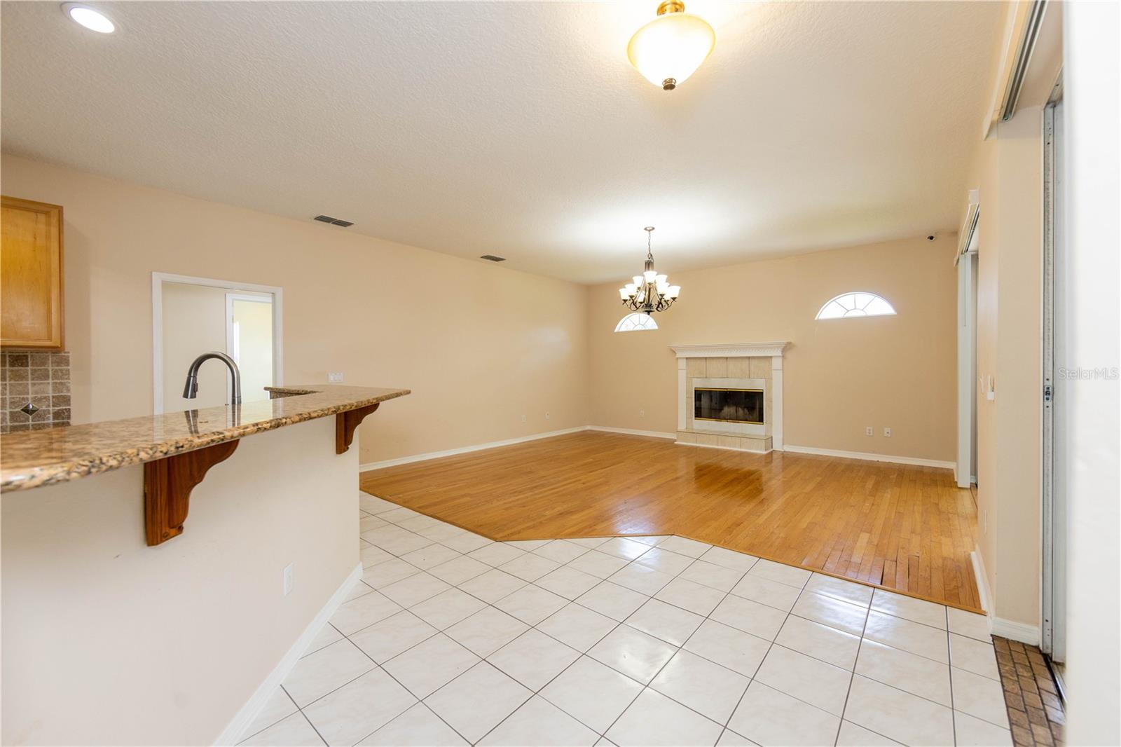 UNIVERSITY ESTATES - Residential