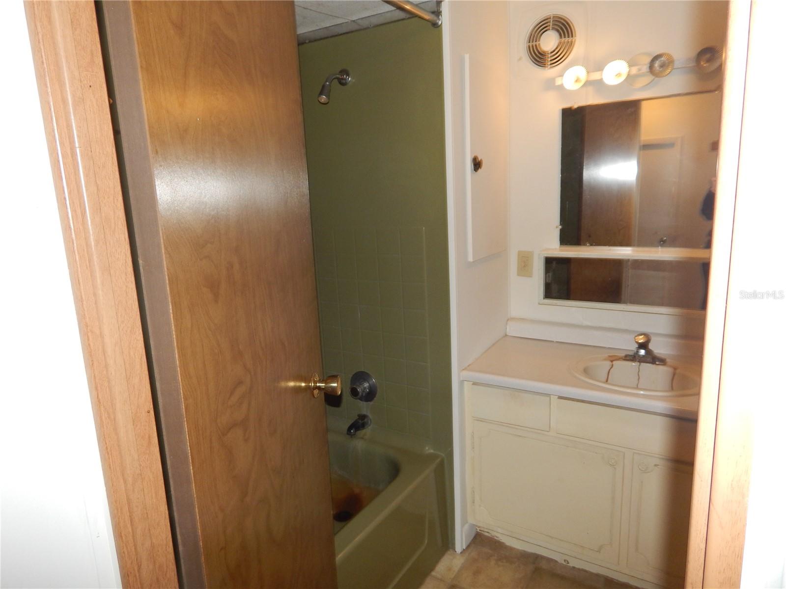 ANCHOR INN SUB - Residential