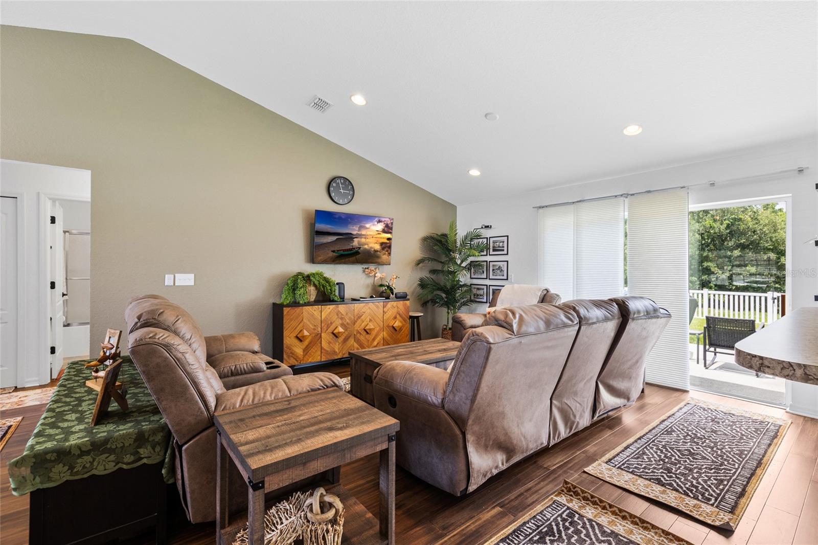 VILLAGE/GRESHAM FARMS - Residential