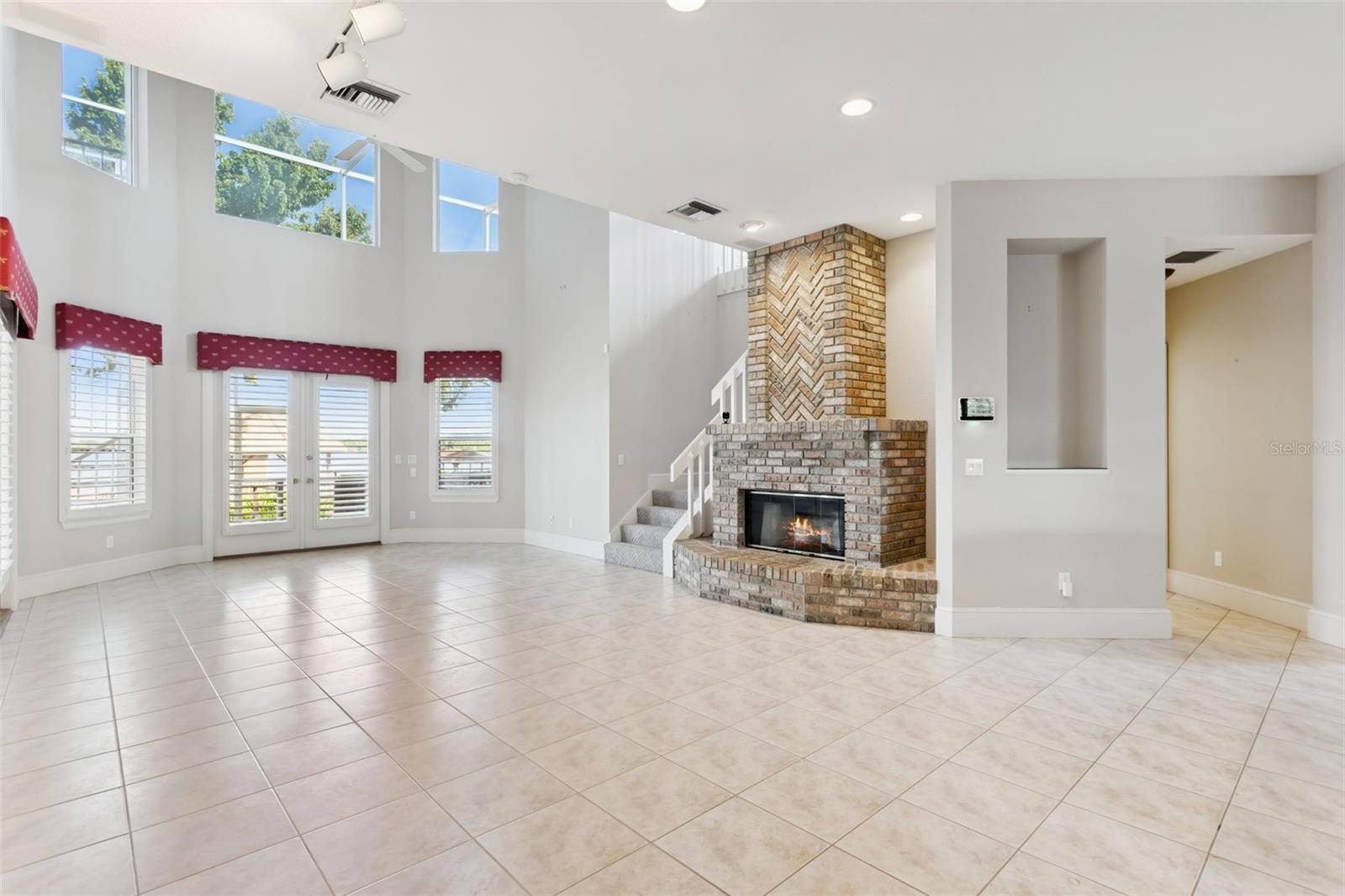 THE COUNTRY CLUB OF MOUNT DORA - Residential