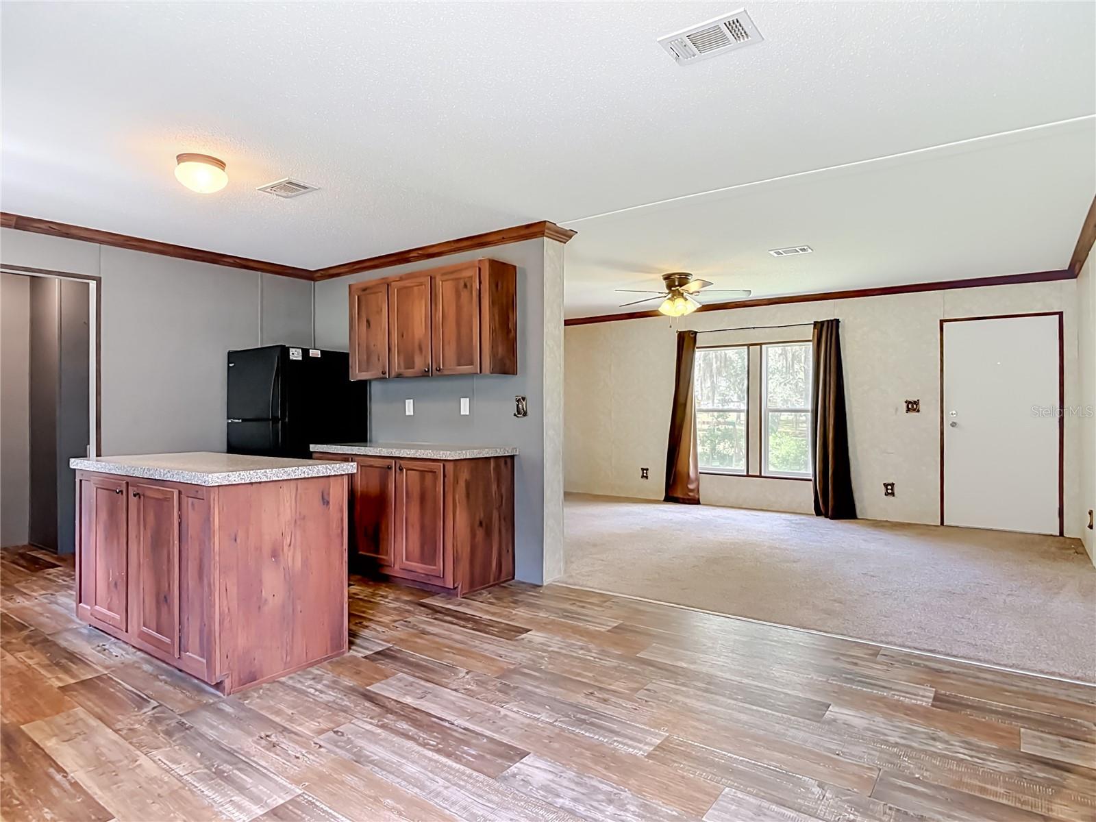 PINE LAKES - Residential
