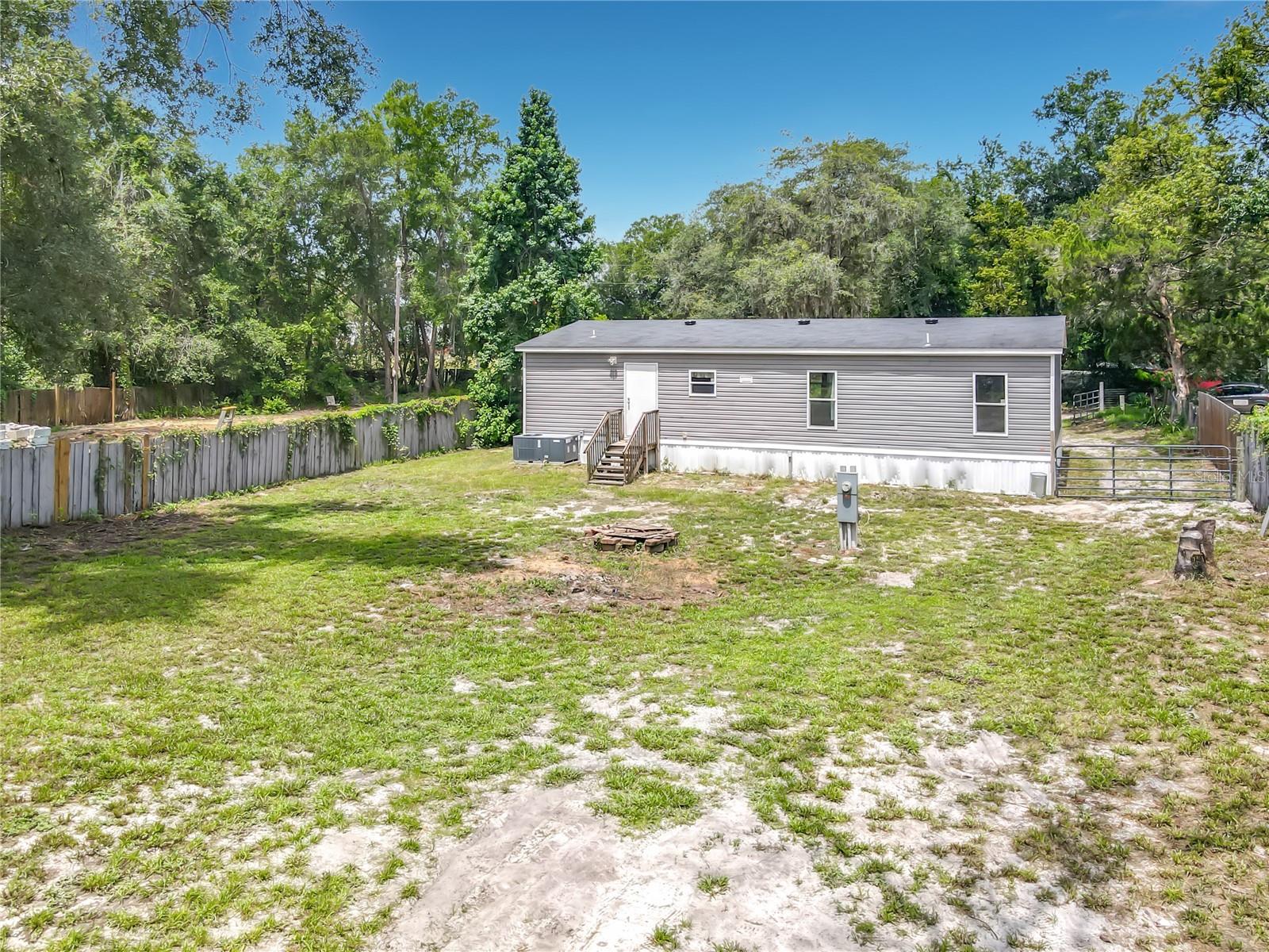 PINE LAKES - Residential