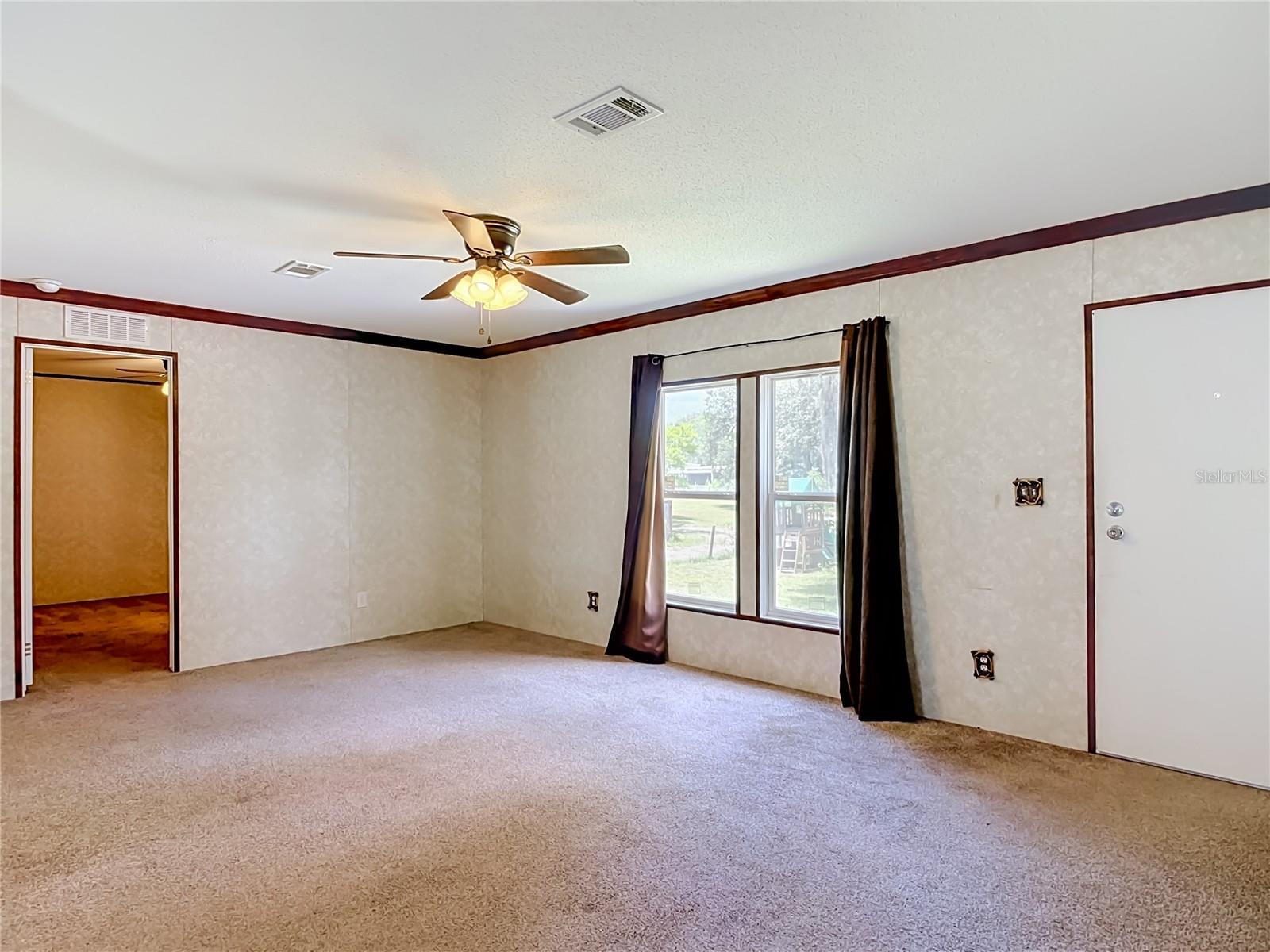 PINE LAKES - Residential