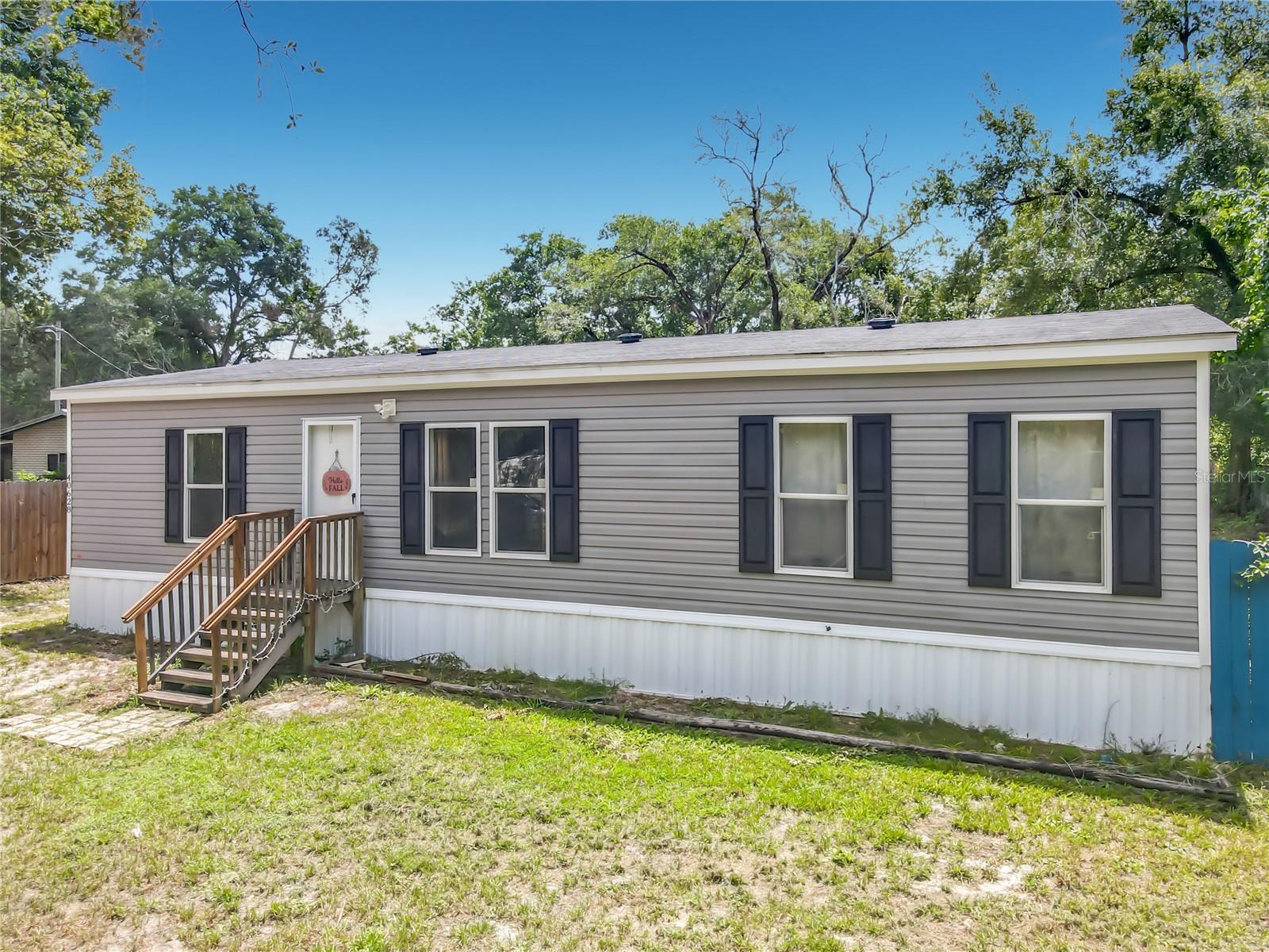PINE LAKES - Residential