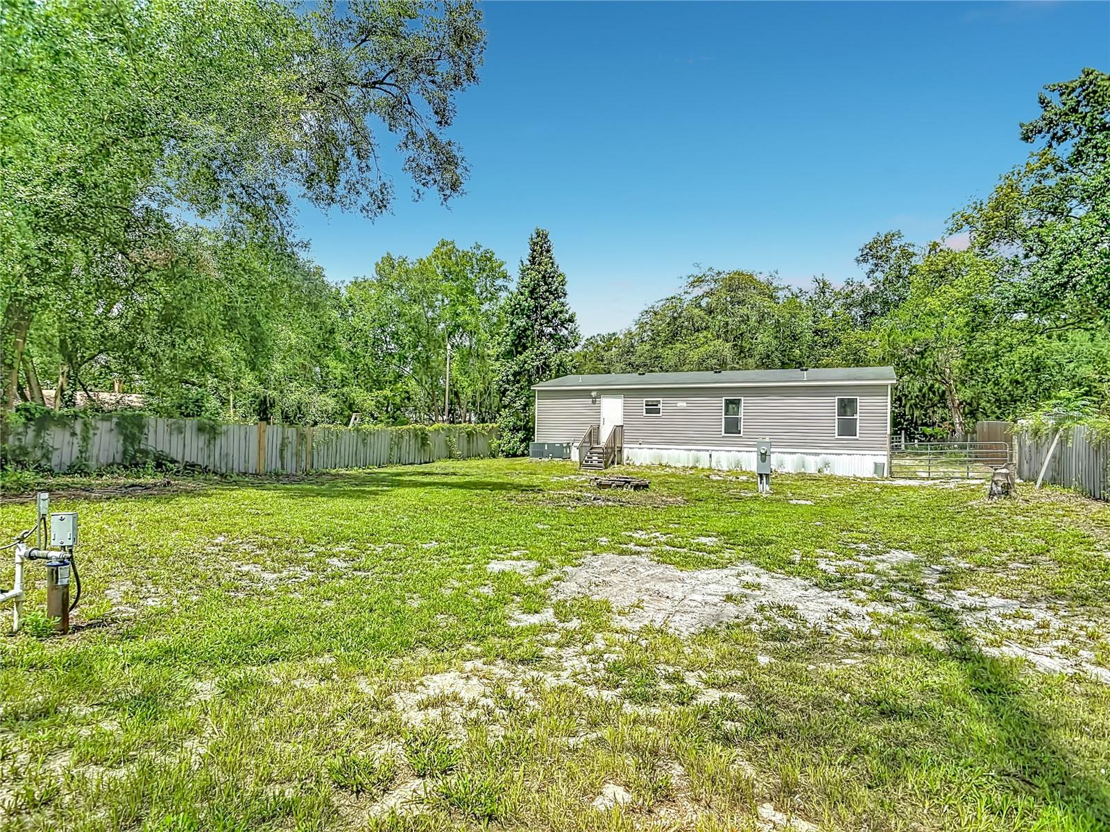PINE LAKES - Residential