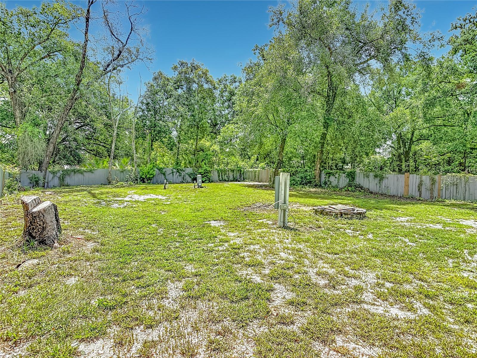 PINE LAKES - Residential