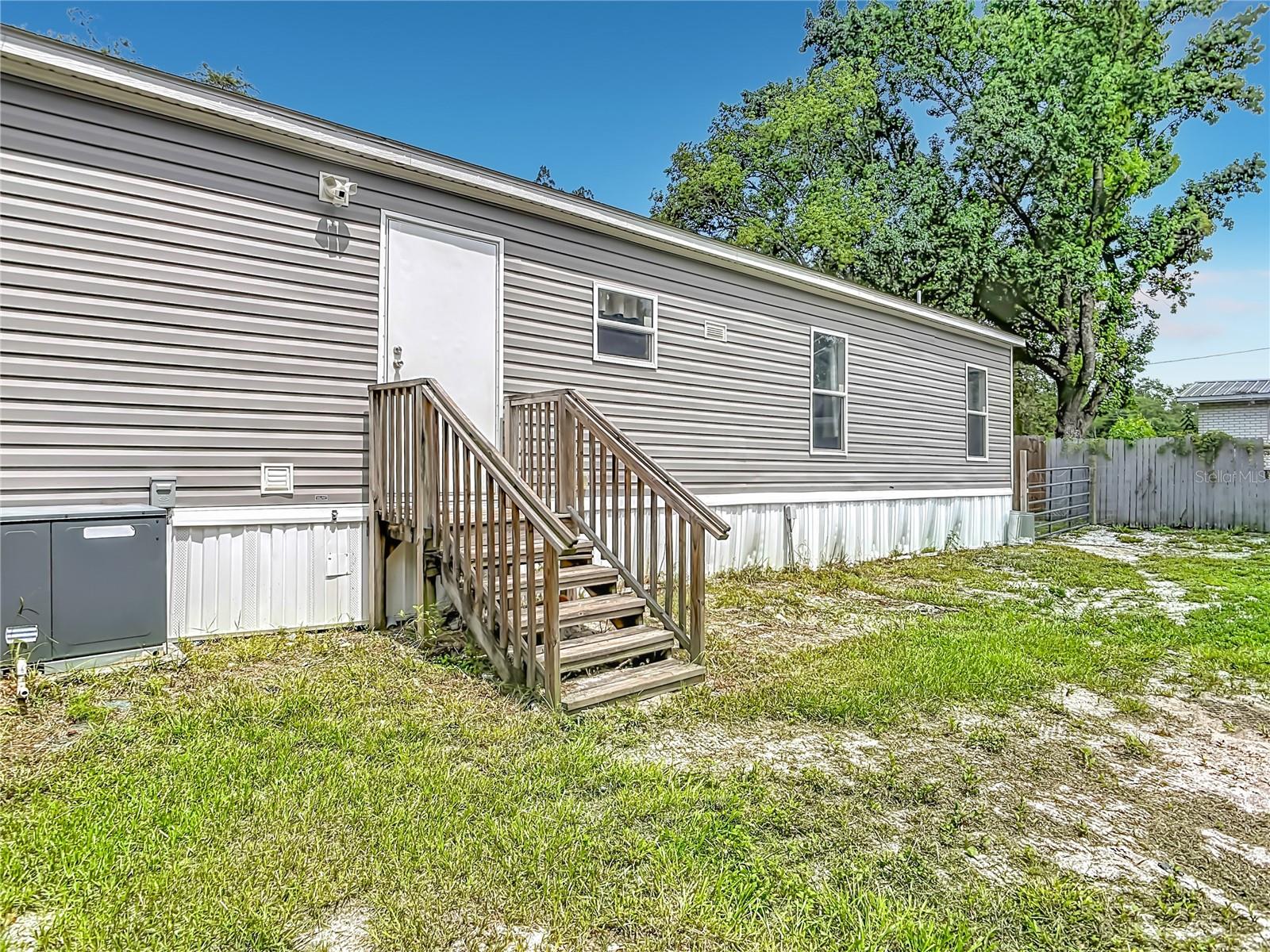 PINE LAKES - Residential