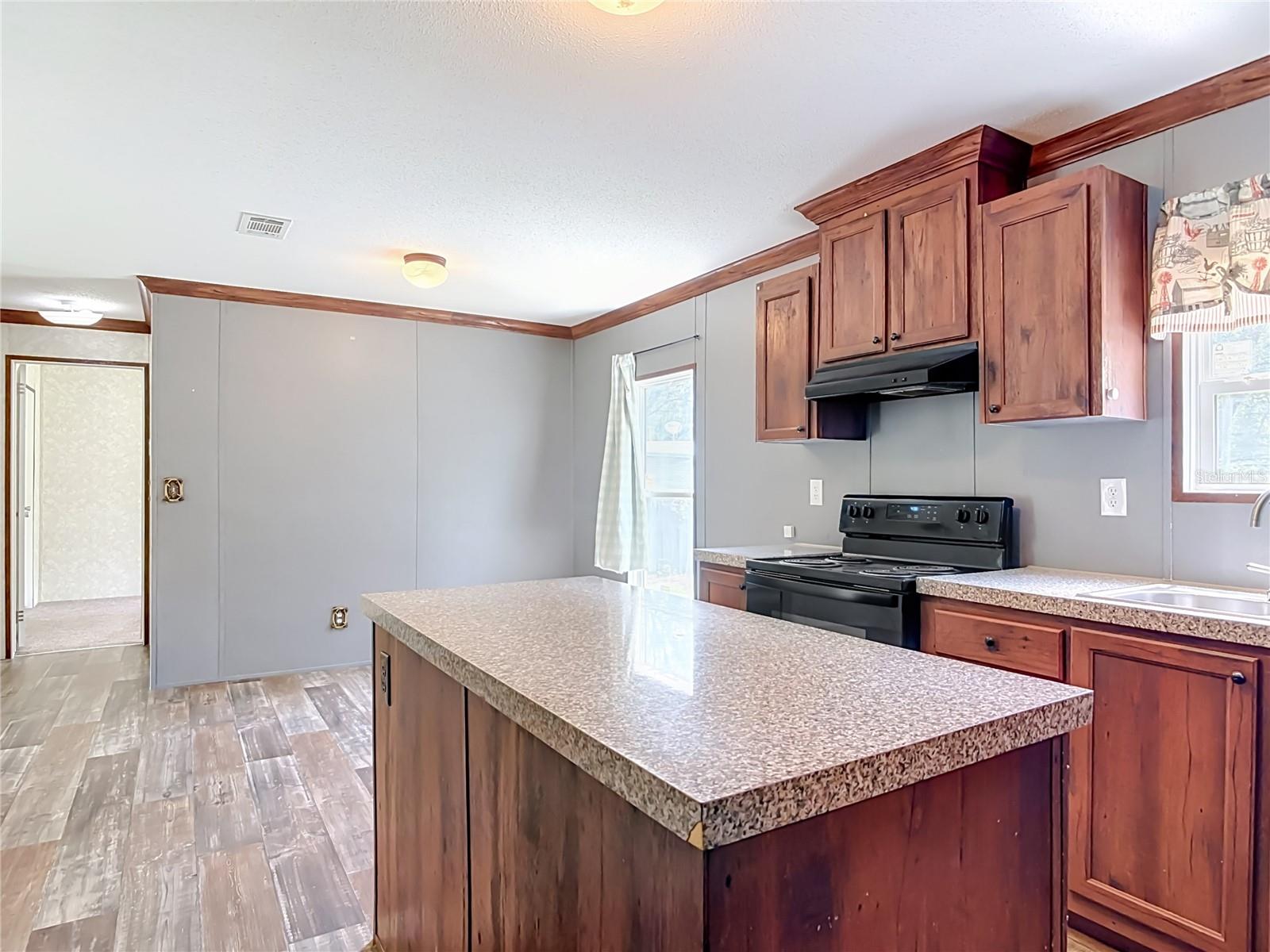 PINE LAKES - Residential