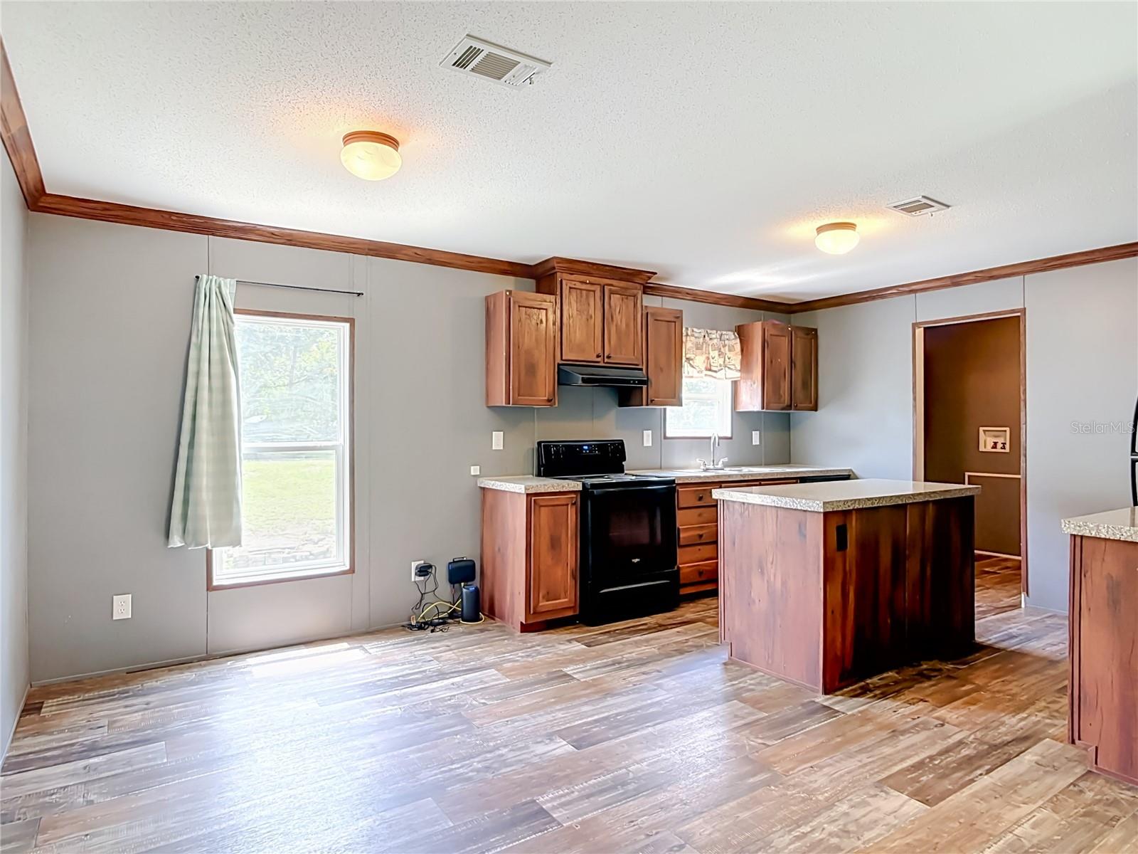 PINE LAKES - Residential