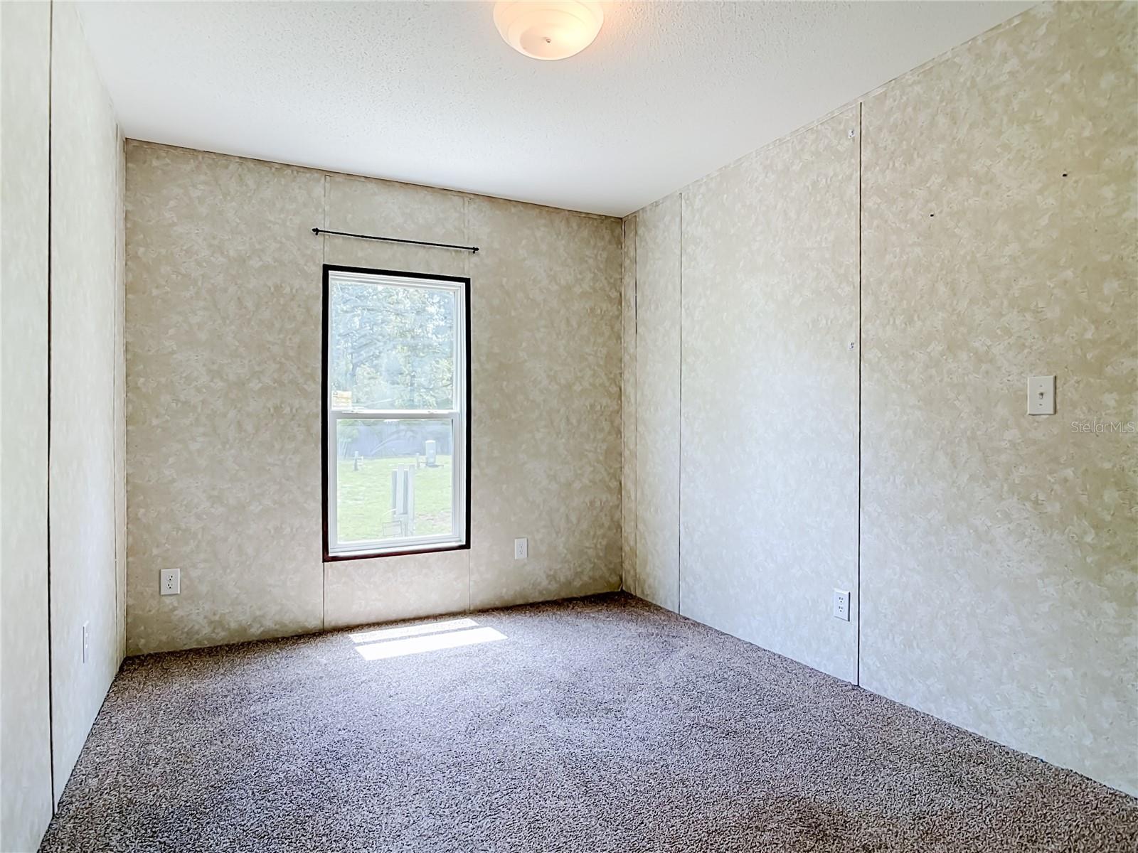 PINE LAKES - Residential
