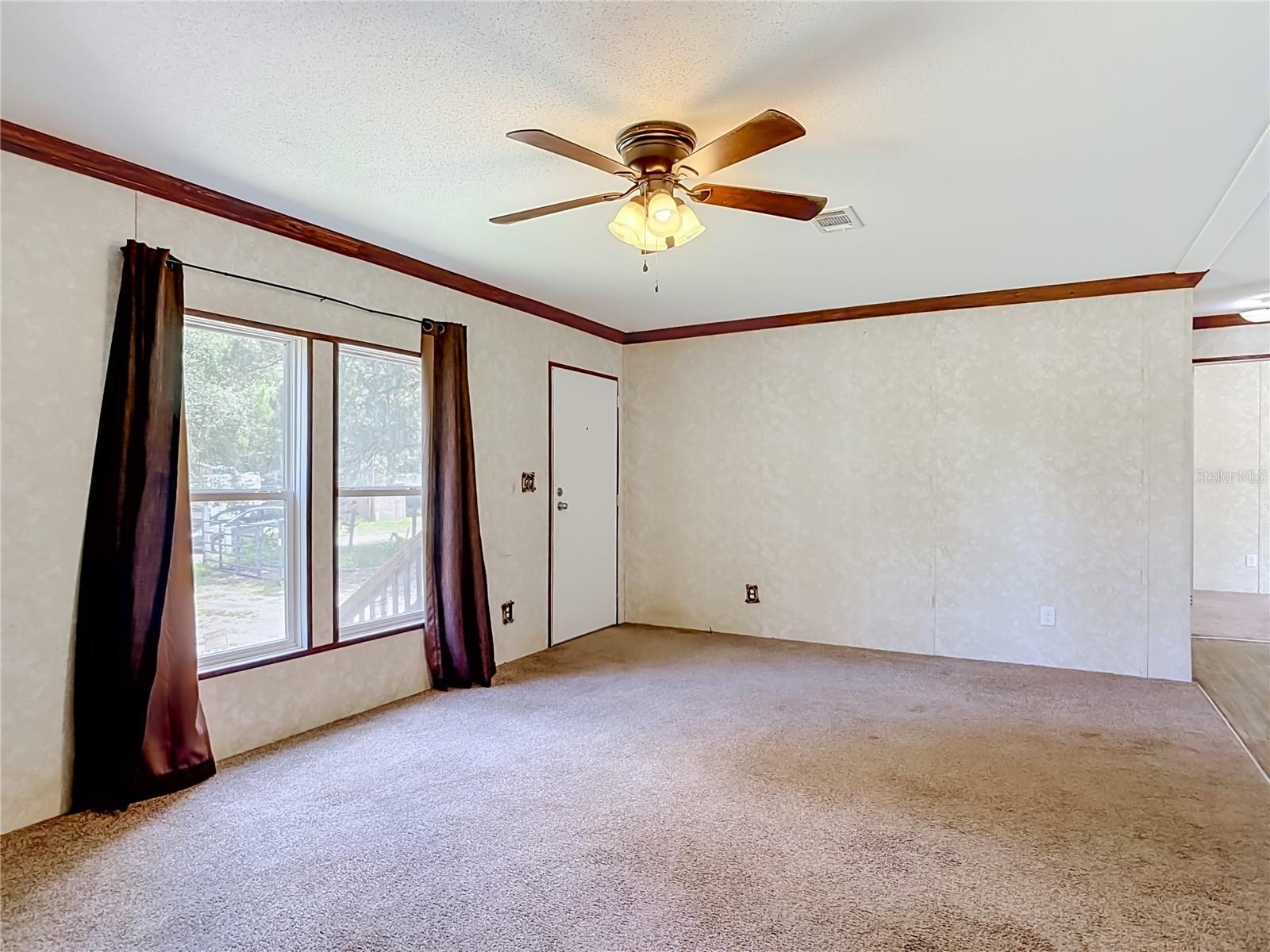 PINE LAKES - Residential