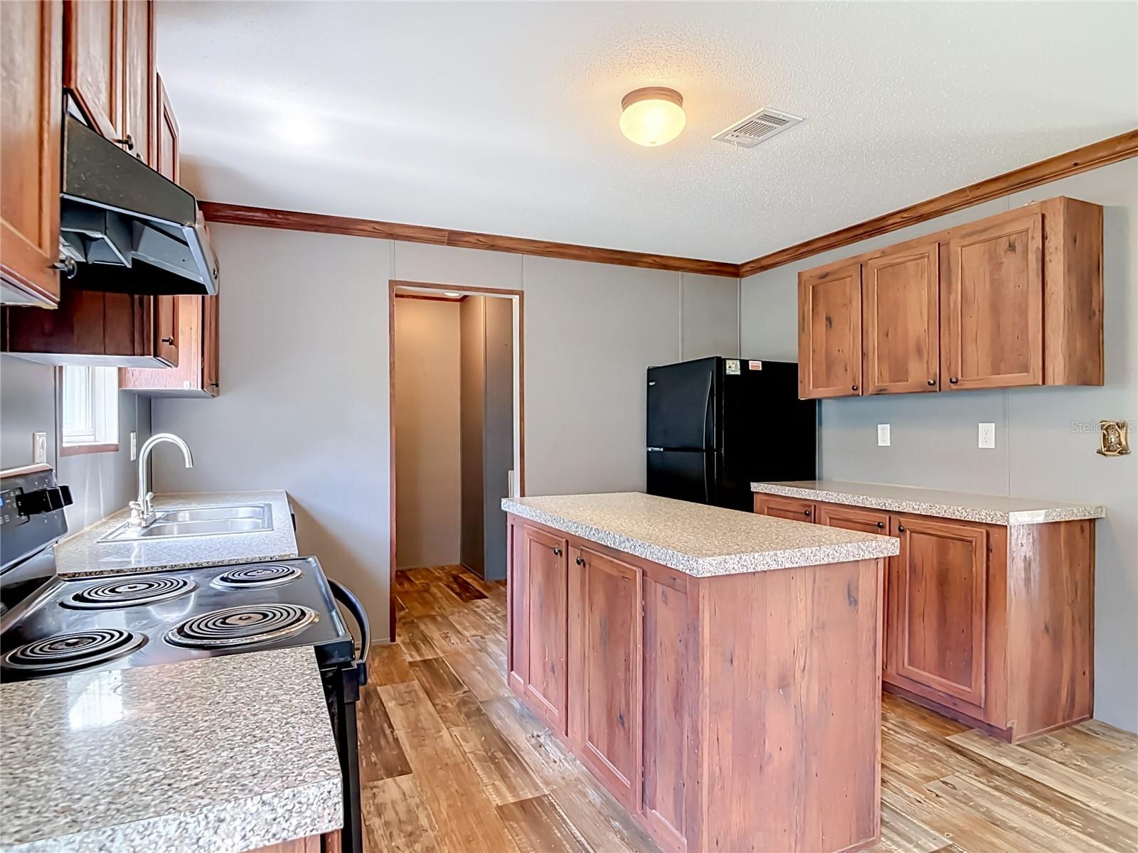 PINE LAKES - Residential