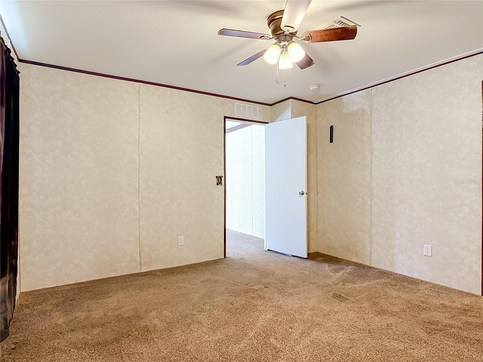PINE LAKES - Residential