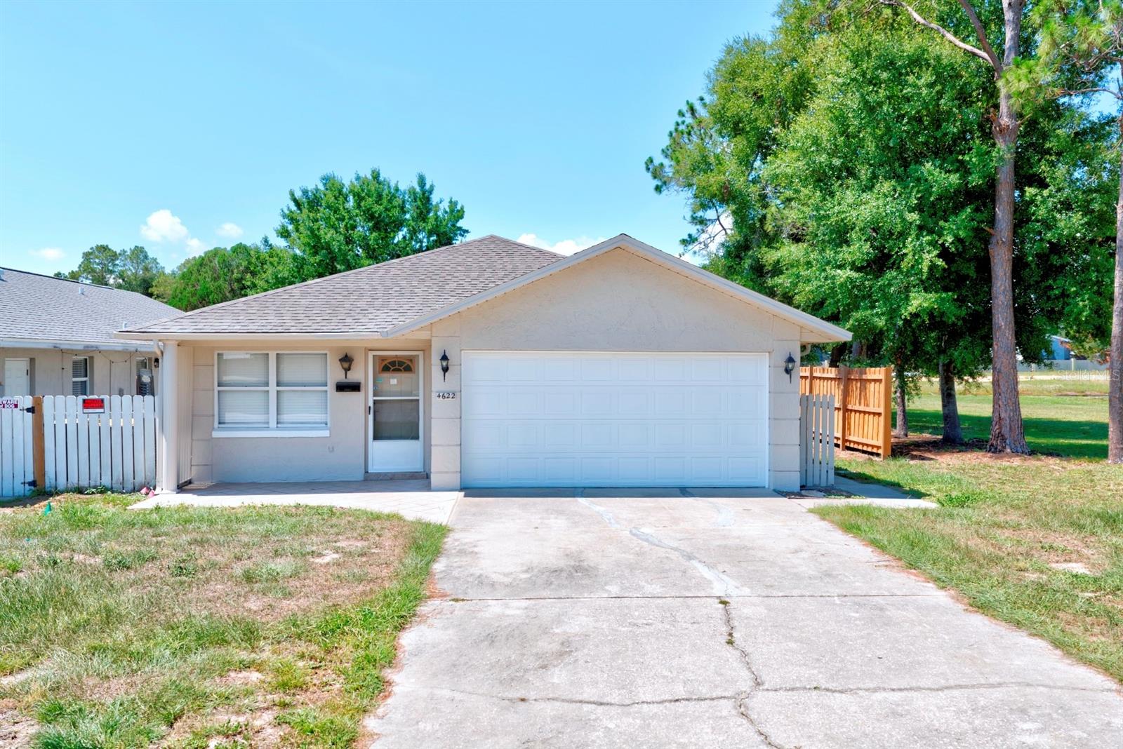 SILVER OAKS VILLAS APT 5 - Residential