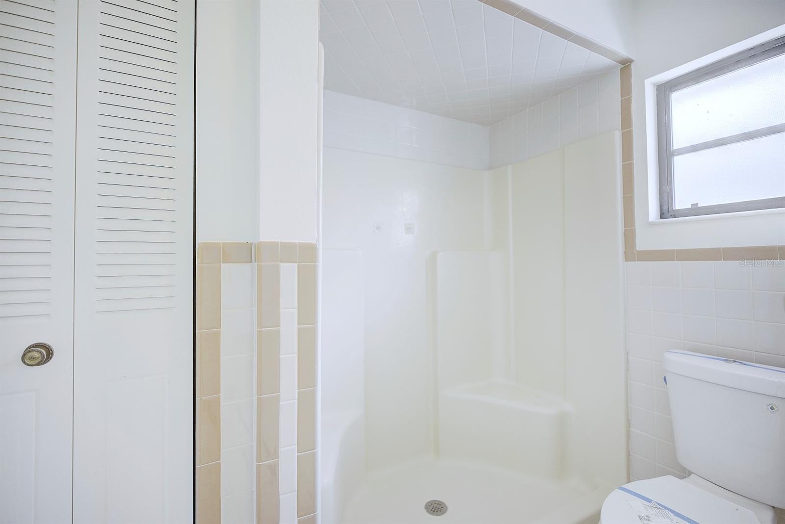 SILVER OAKS VILLAS APT 5 - Residential