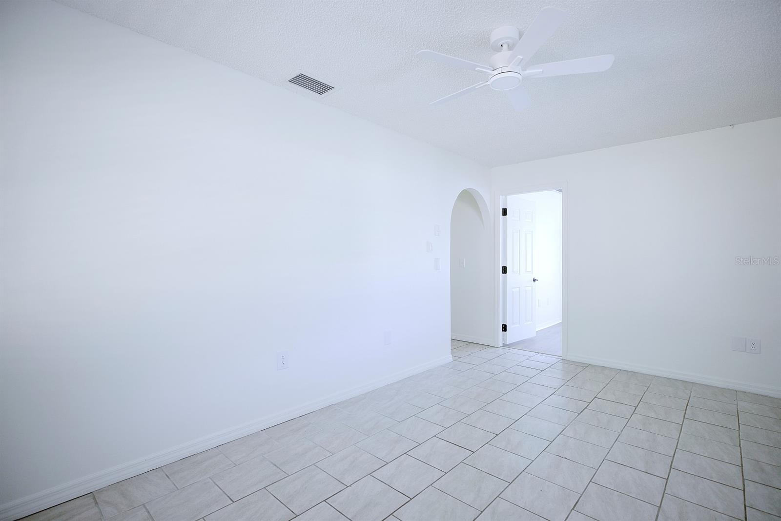 SILVER OAKS VILLAS APT 5 - Residential