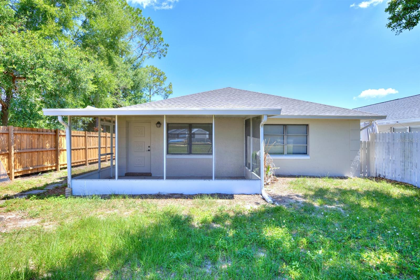 SILVER OAKS VILLAS APT 5 - Residential