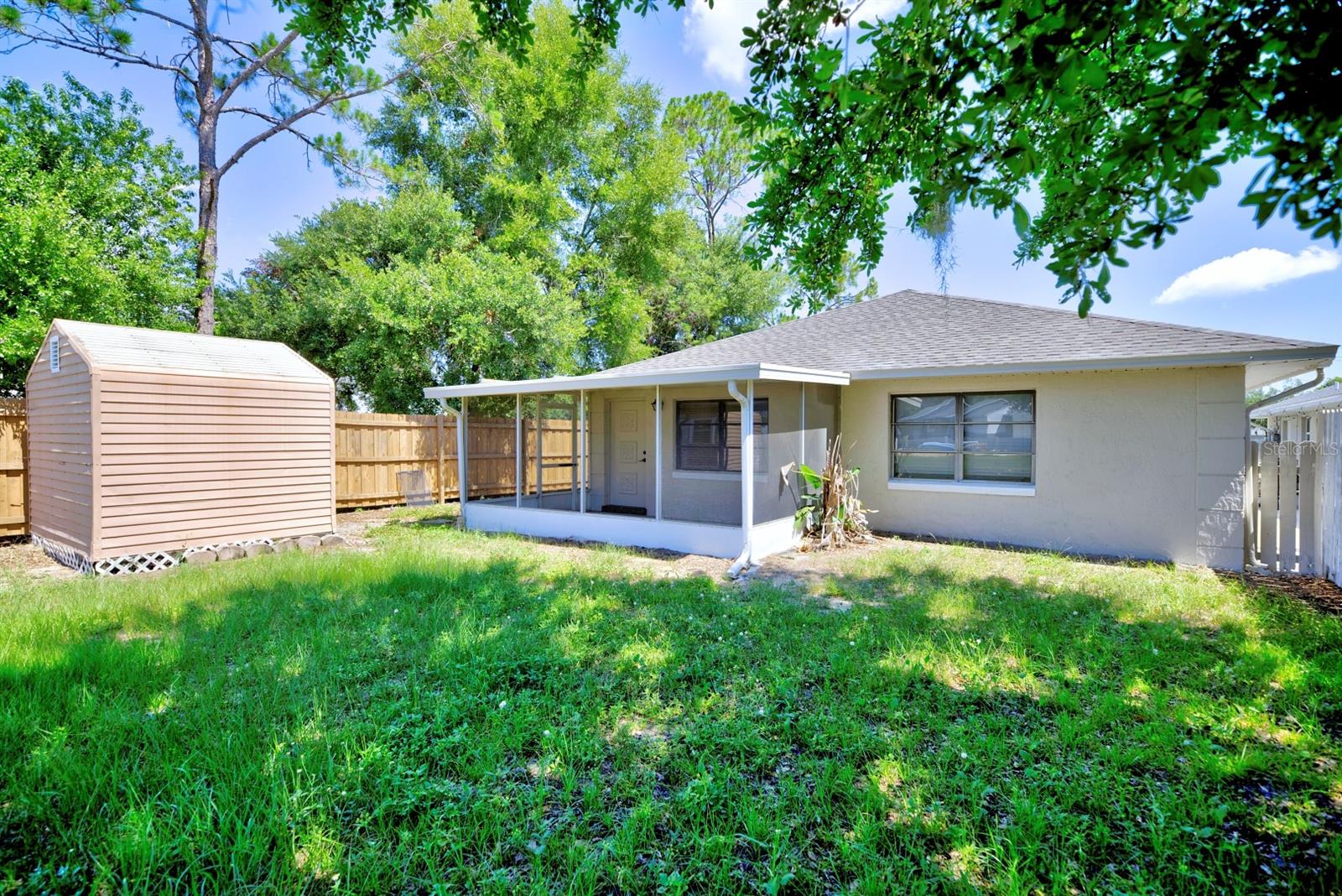 SILVER OAKS VILLAS APT 5 - Residential