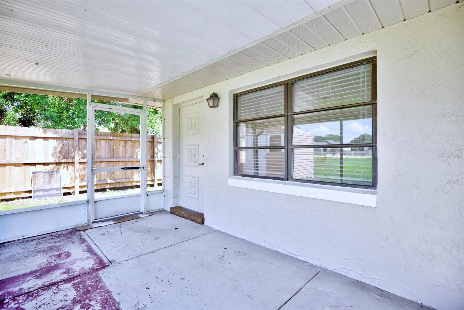 SILVER OAKS VILLAS APT 5 - Residential