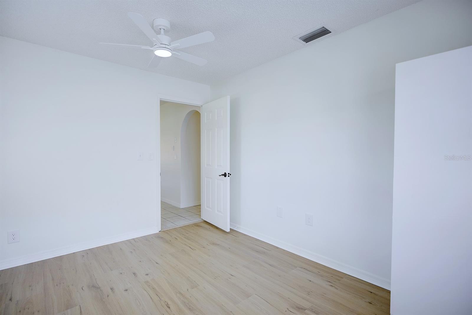 SILVER OAKS VILLAS APT 5 - Residential