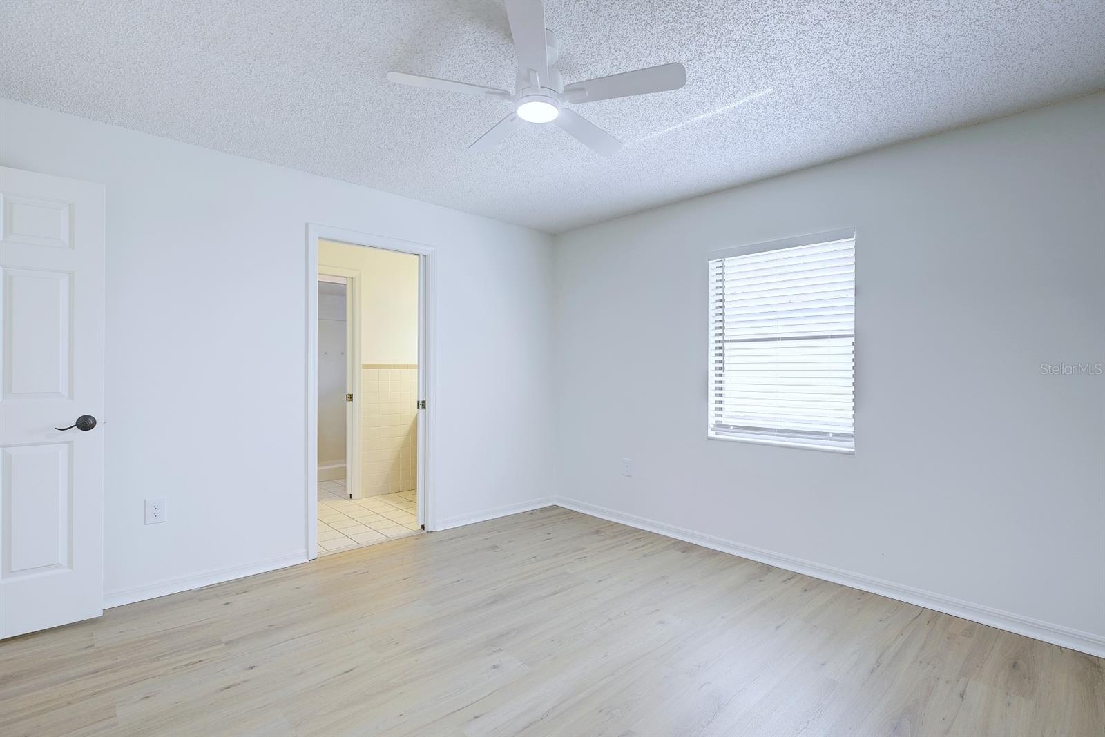SILVER OAKS VILLAS APT 5 - Residential