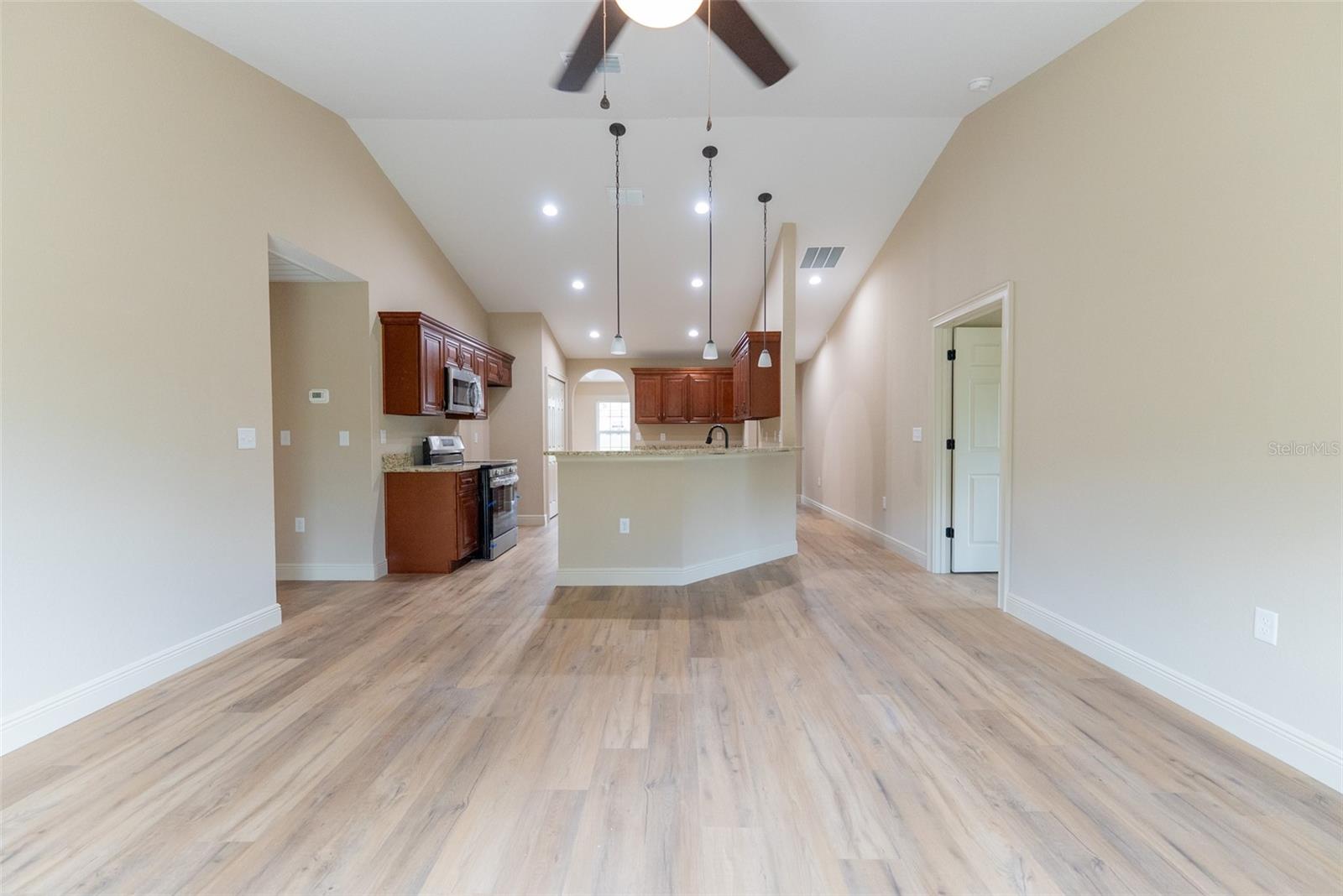 SILVER SPGS SHORES UN 12 - Residential