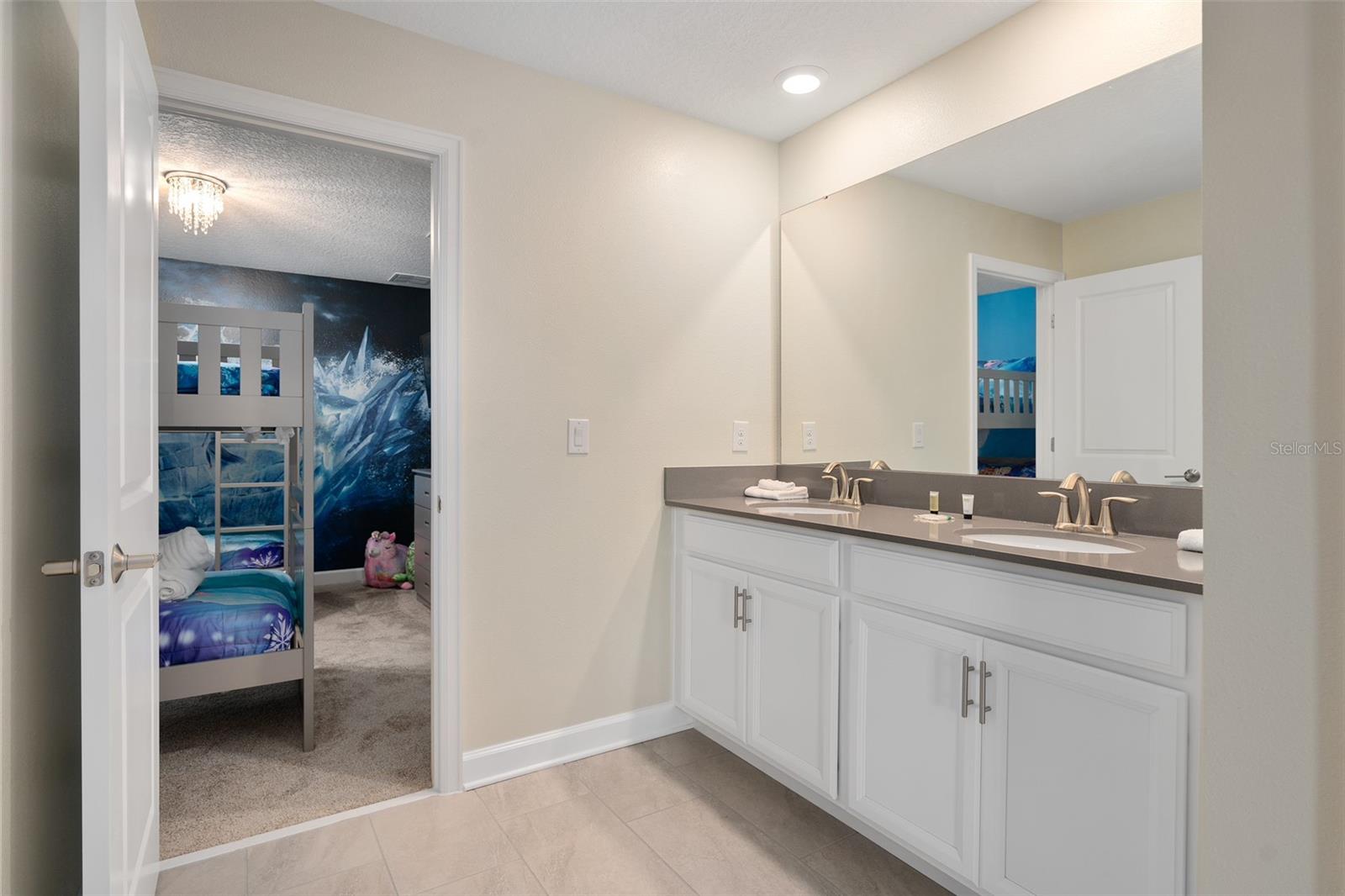 COVE AT STOREY LAKE II - Residential