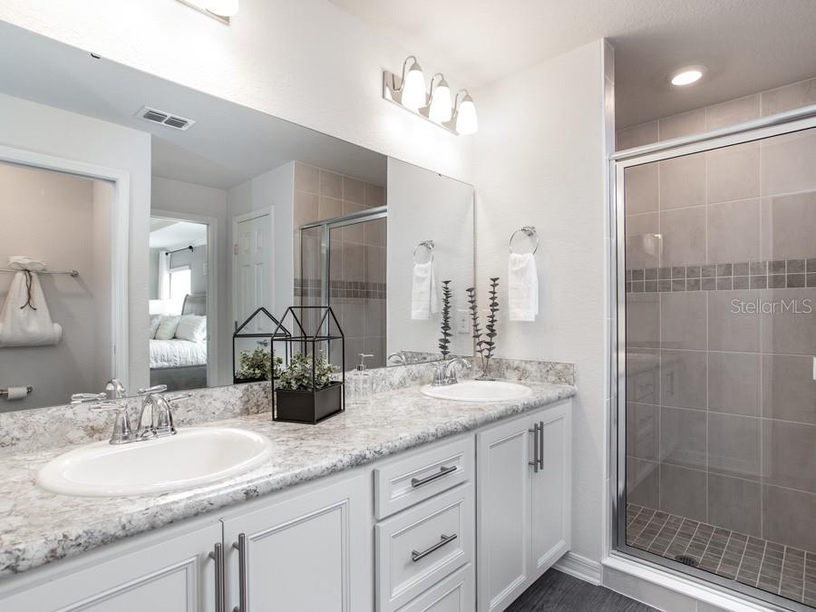 SUMMERCREST - Residential