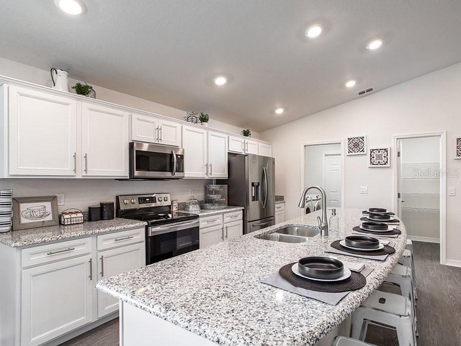SUMMERCREST - Residential
