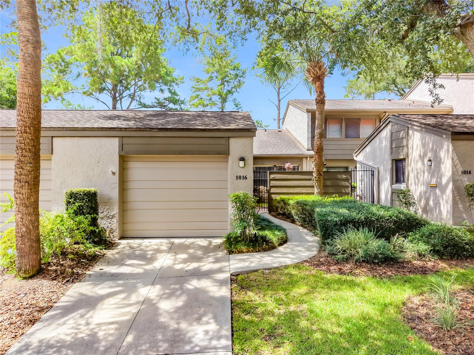 LAKE OF THE WOODS SEC 10 TWNHS - Residential