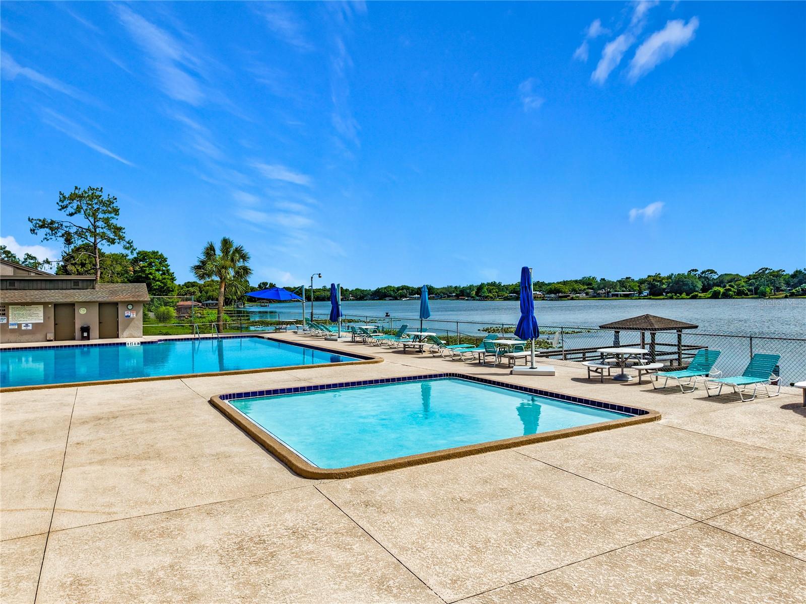 LAKE OF THE WOODS SEC 10 TWNHS - Residential