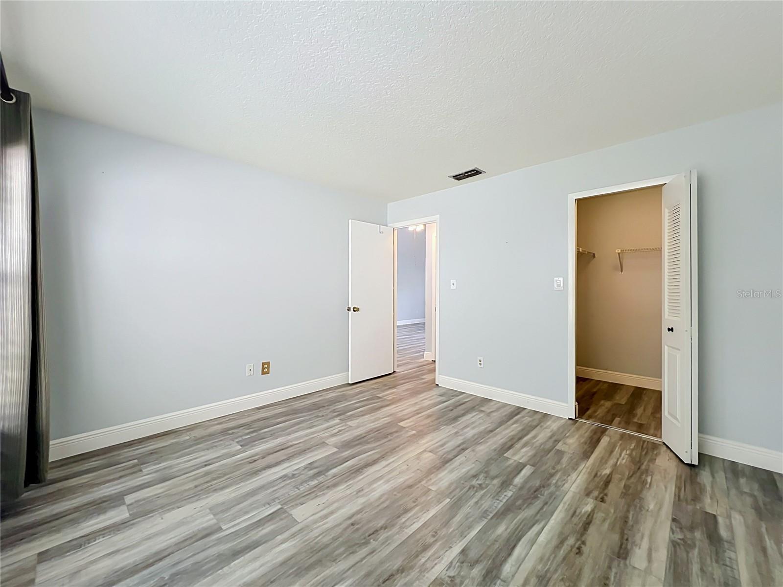 LAKE OF THE WOODS SEC 10 TWNHS - Residential