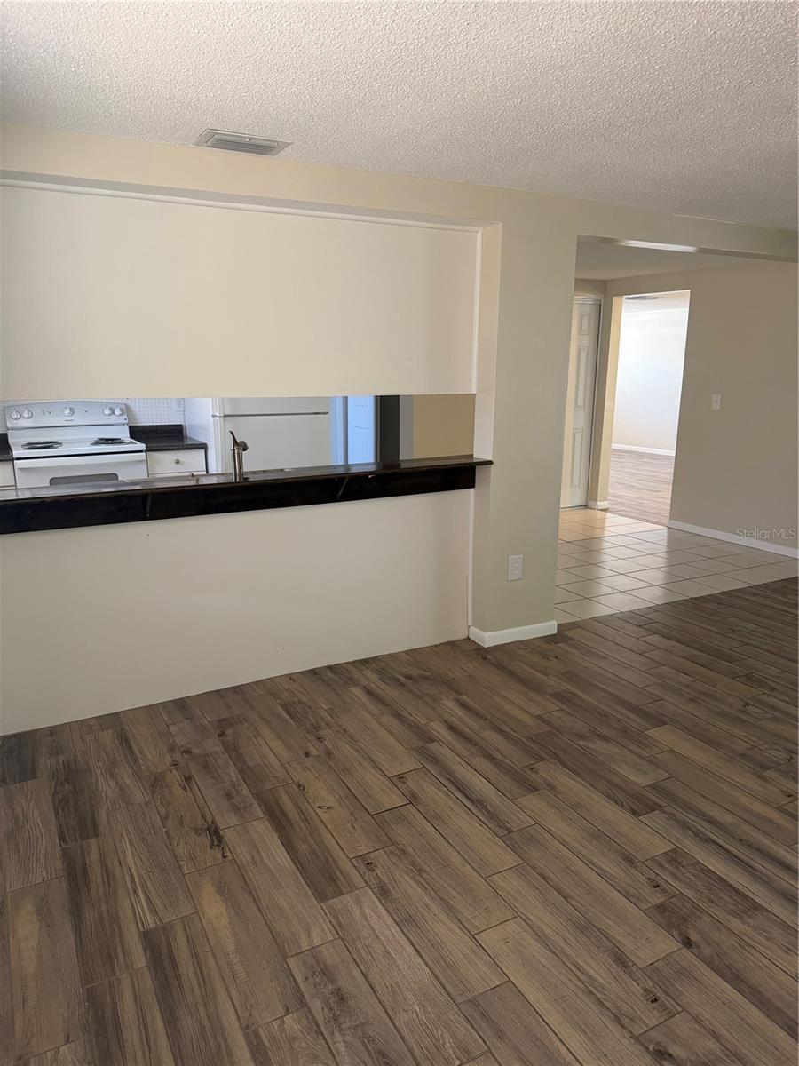 EMBASSY HILLS - Residential