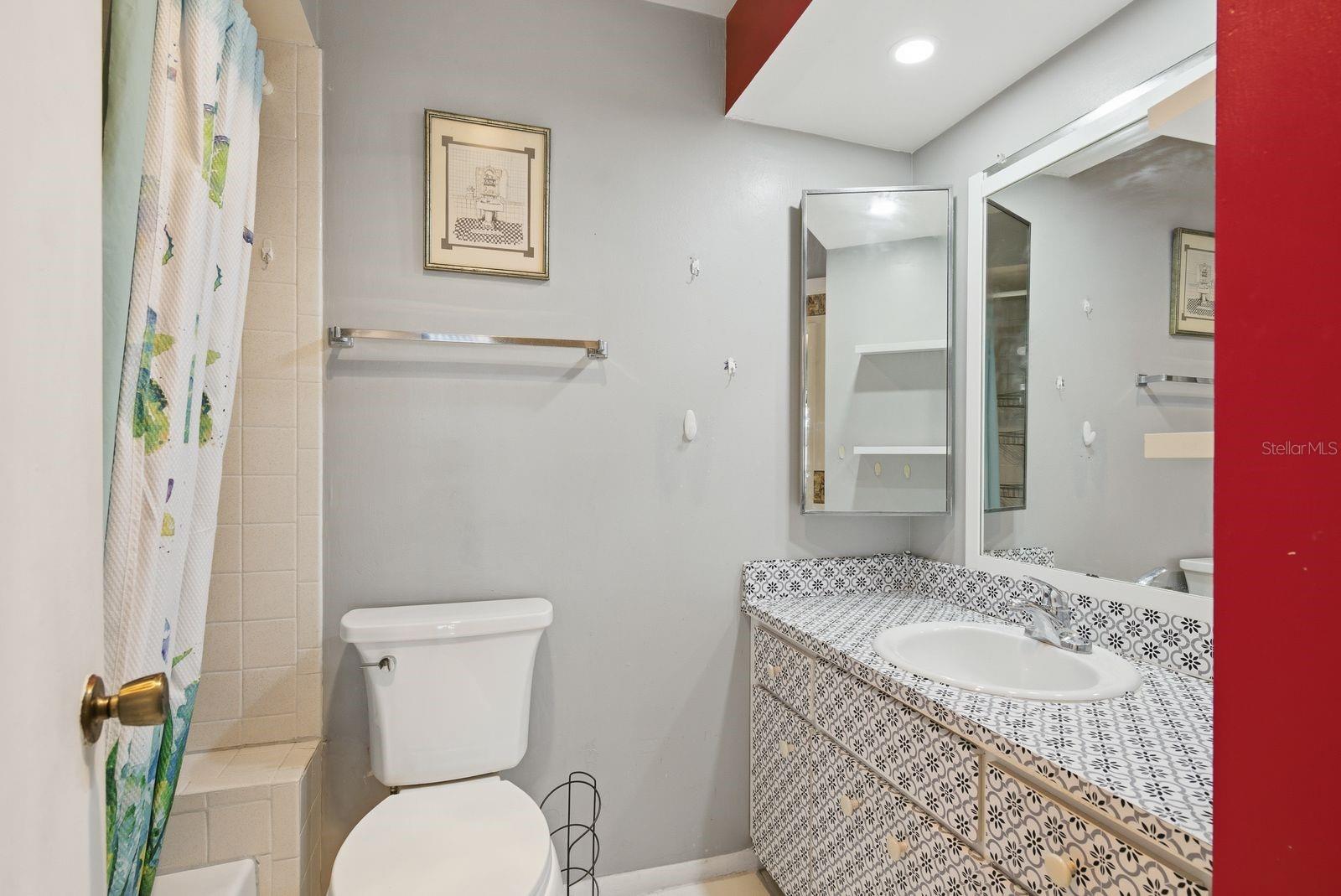 TAHITIAN GARDENS CONDO - Residential