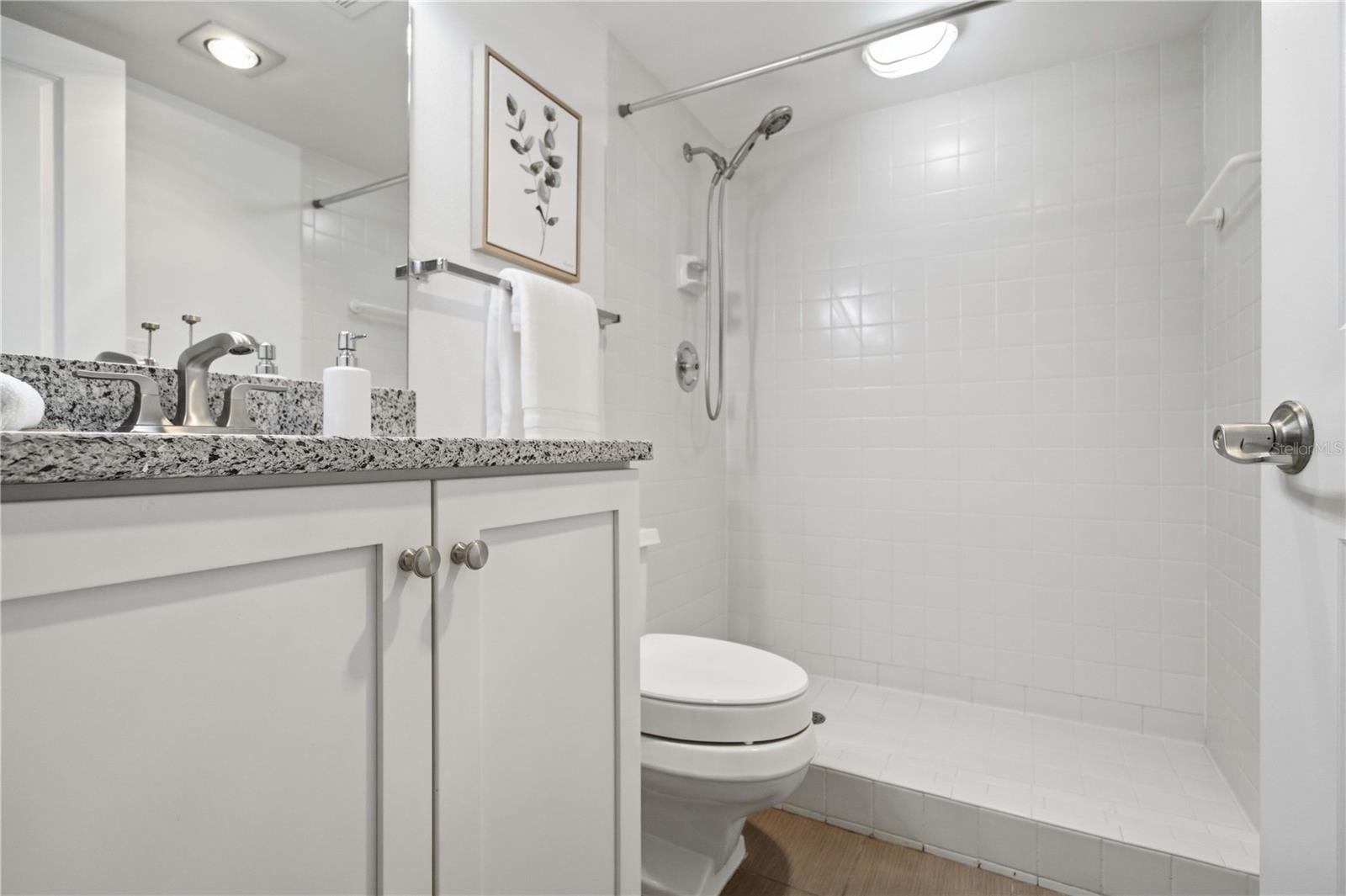 BAYPORT BCH & TEN PH A - Residential