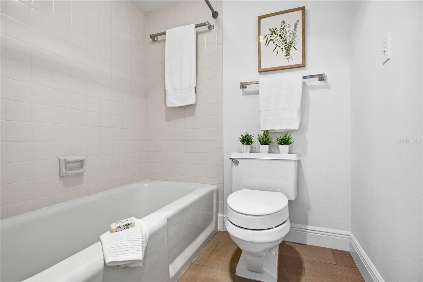 BAYPORT BCH & TEN PH A - Residential