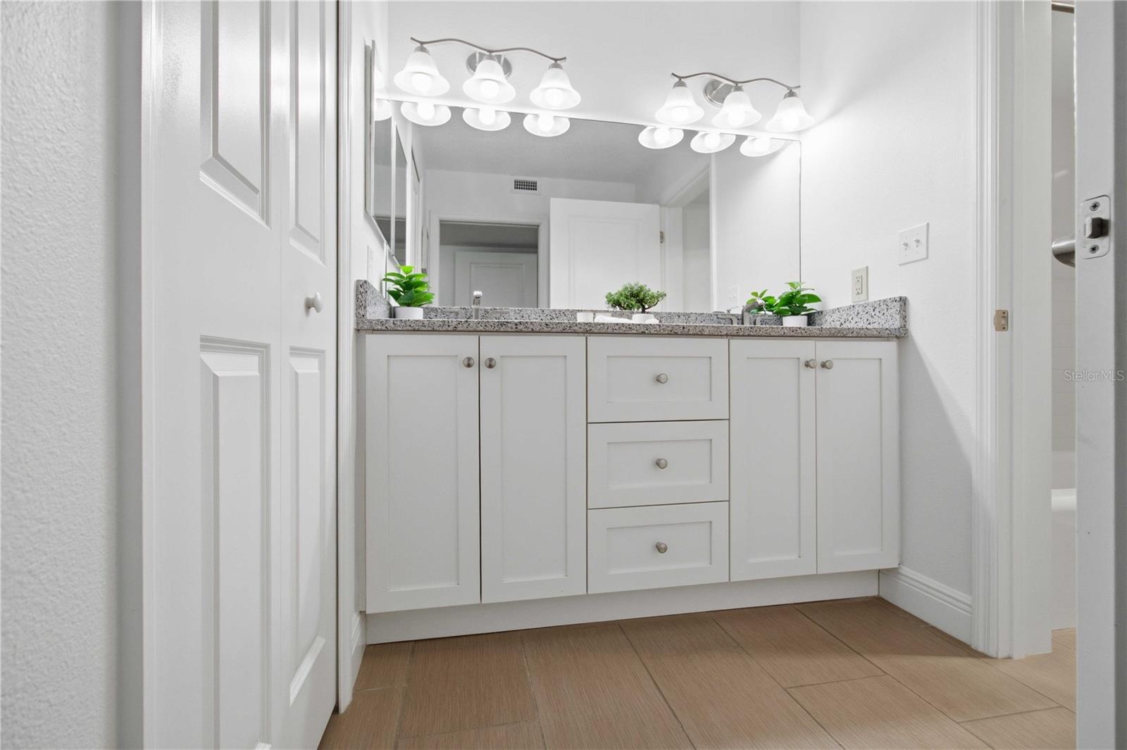 BAYPORT BCH & TEN PH A - Residential