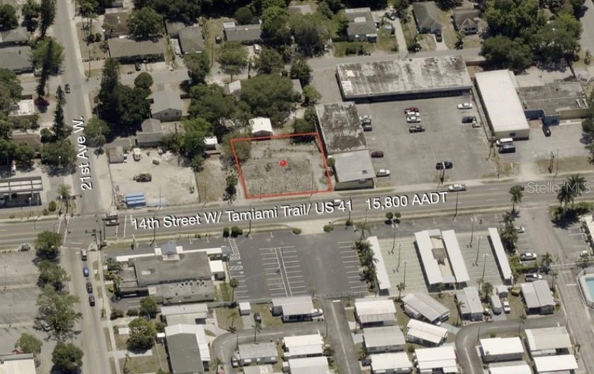 The opportunity is to purchase a quarter acre zoned for both residential & commercial uses on 14th Street W which has approximately
15,800 cars a day driving past the site. The parcel is cleared and fenced with approximately 100 feet of frontage on 14th Street and 118
feet of depth. The current form based code zoning of T4-0 allows for residential, multifamily, retail, office, parking lot, & medical.
Carwash is not allowed and self storage requires a special use permit.