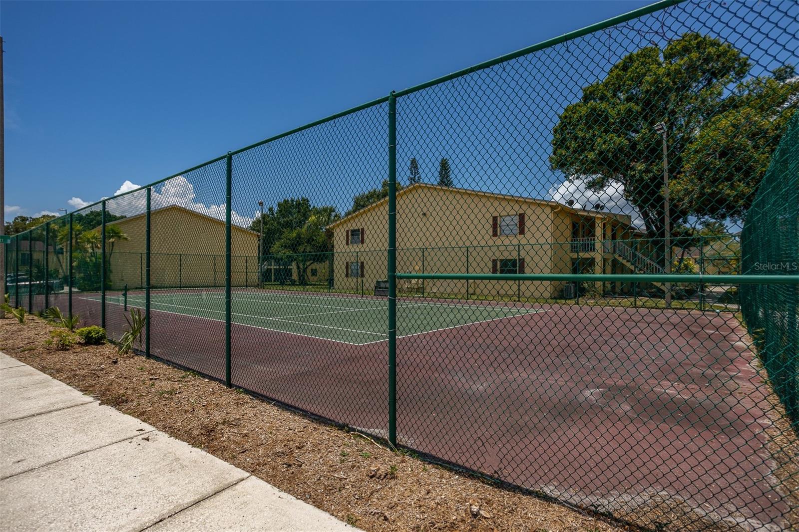 THE GREENS OF TOWNN COUNTRY - Residential