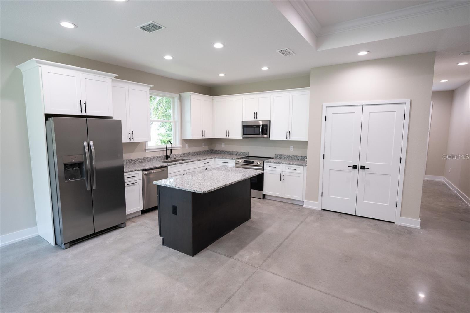 CUTRONES LAKESHORE ADD - Residential