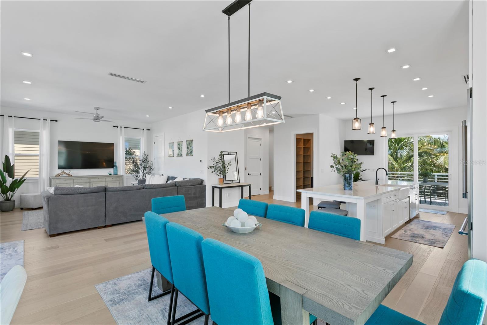 DON CE-SAR PLACE - Residential