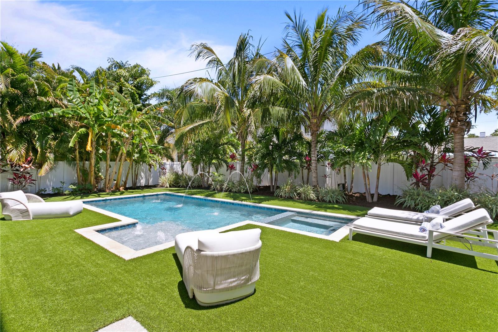 DON CE-SAR PLACE - Residential