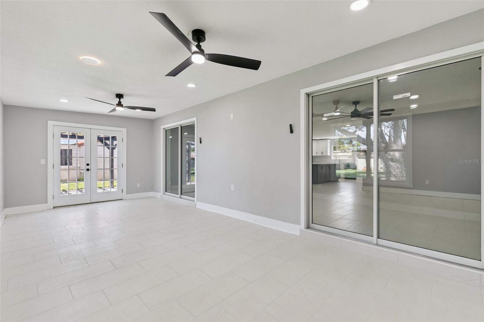 WINDMILL POINTE - Residential