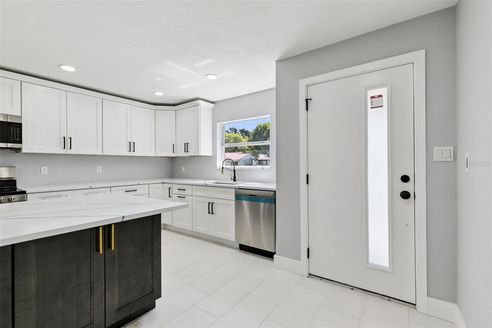 WINDMILL POINTE - Residential